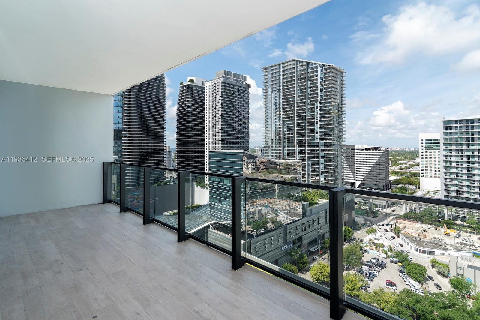 68 SE 6th St # 2010, Miami, FL 33131 photo 2