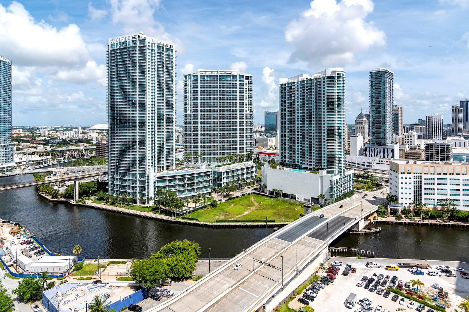 68 SE 6th St # 2010, Miami, FL 33131 photo 3