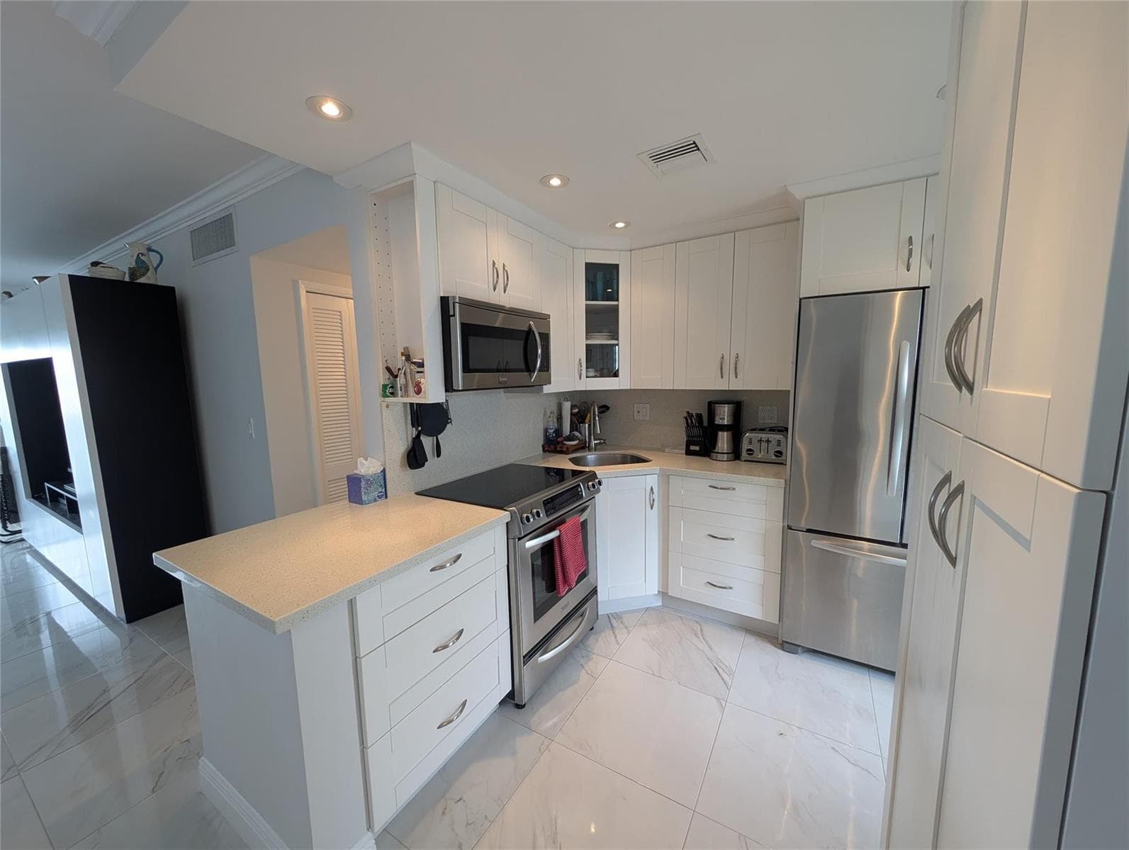 3209 S Ocean Drive # 4E, Hallandale Beach, FL 33009 photo 4