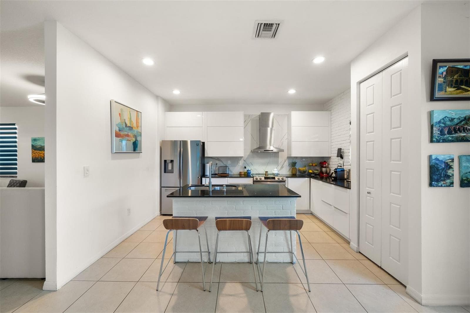 631 NE 191st Terrace, Miami, FL 33179 photo 4