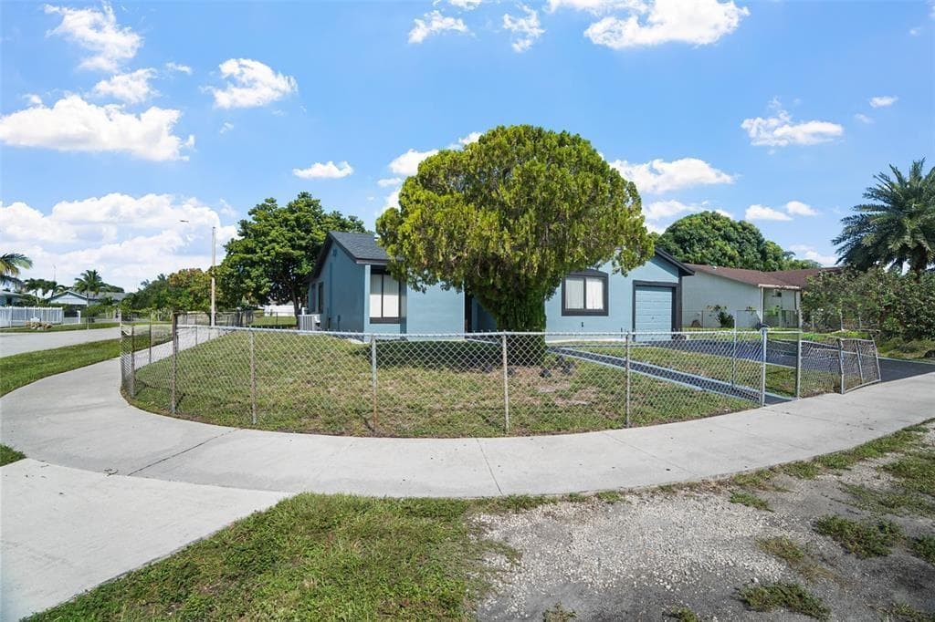 20239 NW 33rd Court, Miami Gardens, FL 33056 photo 2