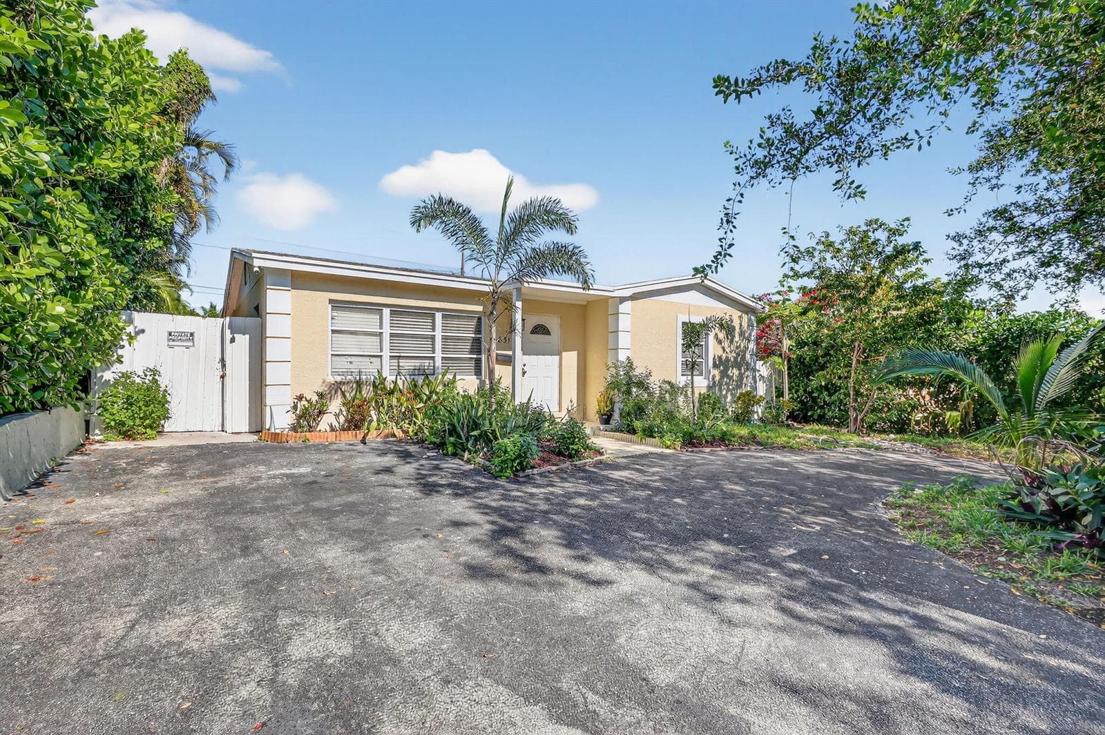 831 30th Court, West Palm Beach, FL 33407 photo 2
