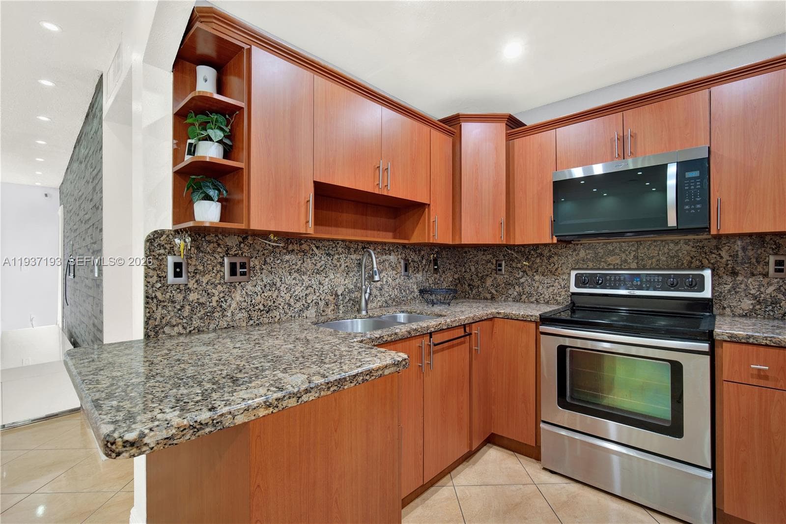 5665 W 20th Ave # 415, Hialeah, FL 33012 photo 4