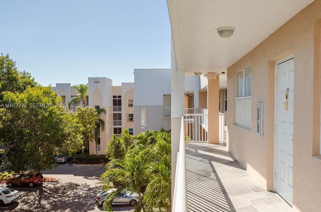 2601 N Nob Hill Rd # 402, Sunrise, FL 33322 photo 3