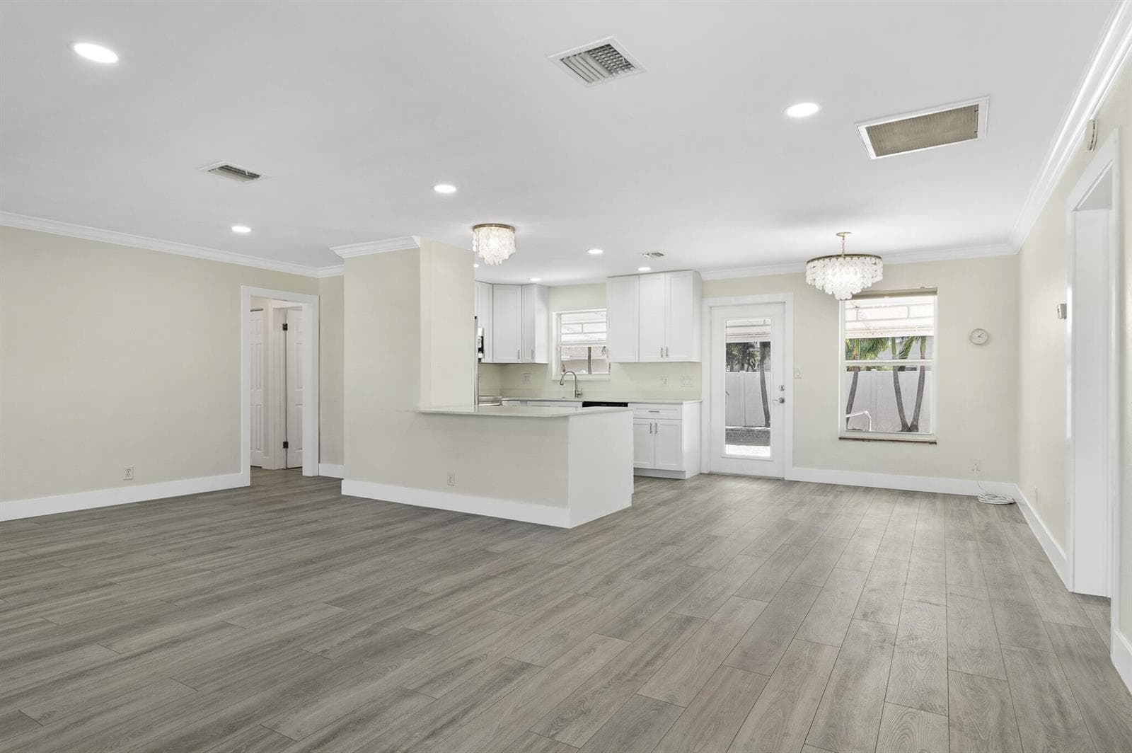 912 SE 8th Court, Deerfield Beach, FL 33441 photo 4