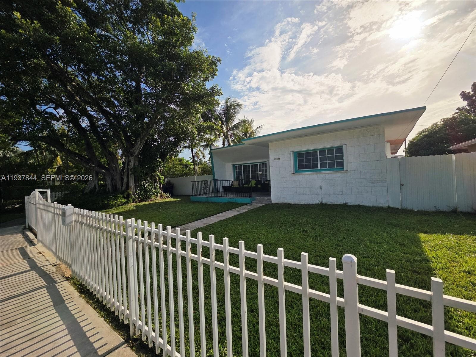 13895 NE 11th Ave, North Miami, FL 33161 photo 2