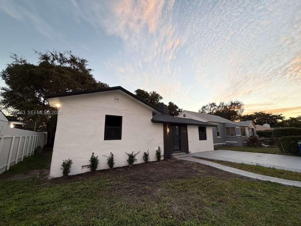 854 NW 76th St, Miami, FL 33150 photo 2