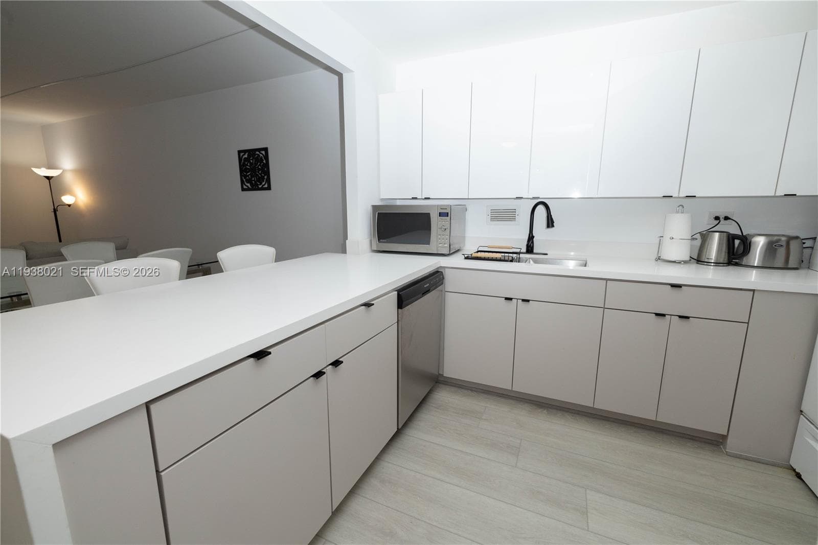 2301 Collins Ave # 423, Miami Beach, FL 33139 photo 4