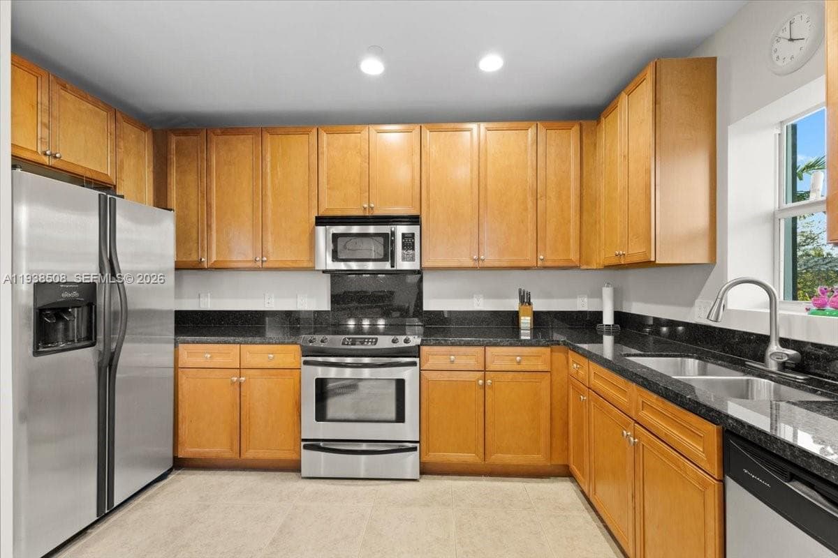 630 SE 15th St # 3, Fort Lauderdale, FL 33316 photo 4