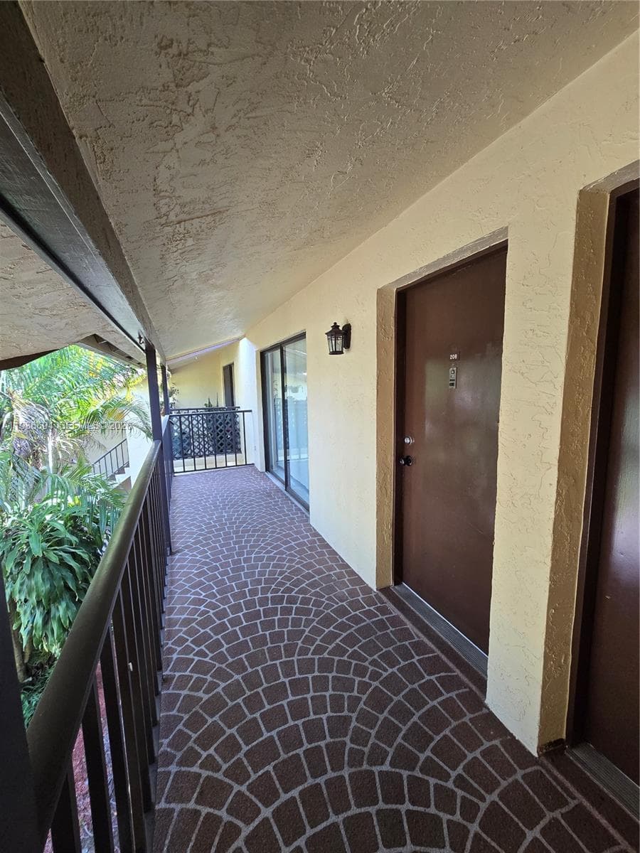 2050 Oleander Blvd # 9-206, Fort Pierce, FL 34950 photo 4