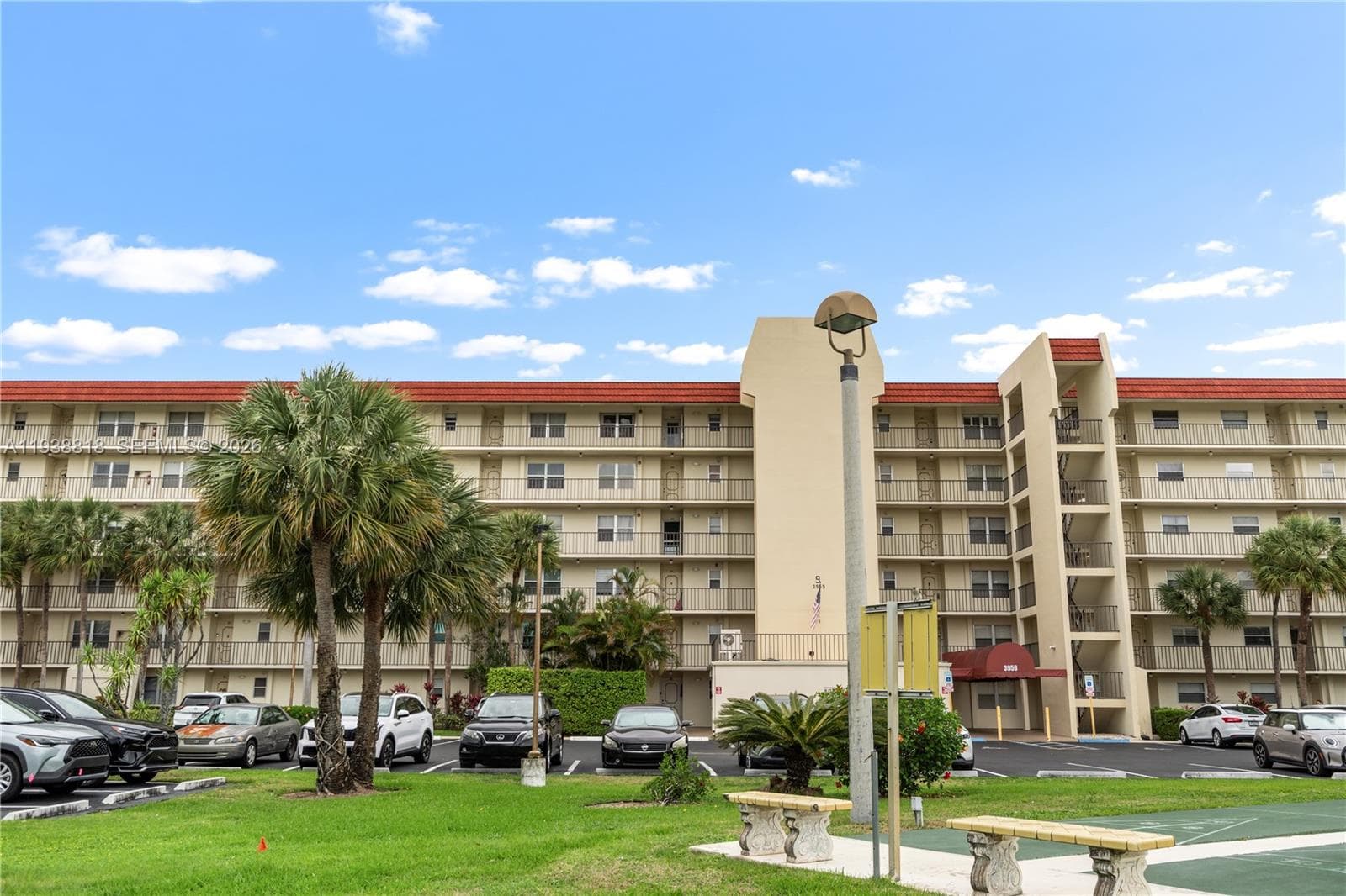 3959 Via Poinciana # 605, Lake Worth, FL 33467