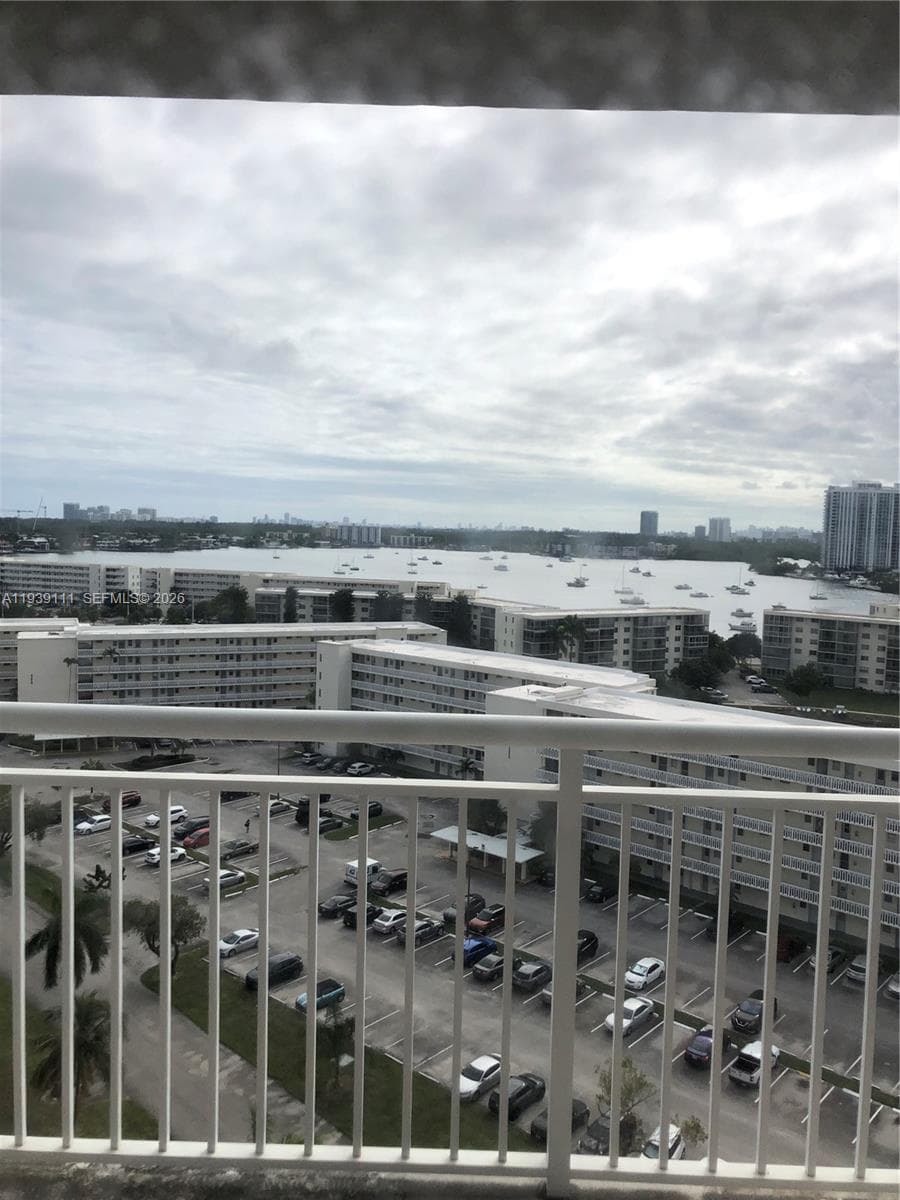 18011 Biscayne Blvd # 1403, Aventura, FL 33160 photo 2
