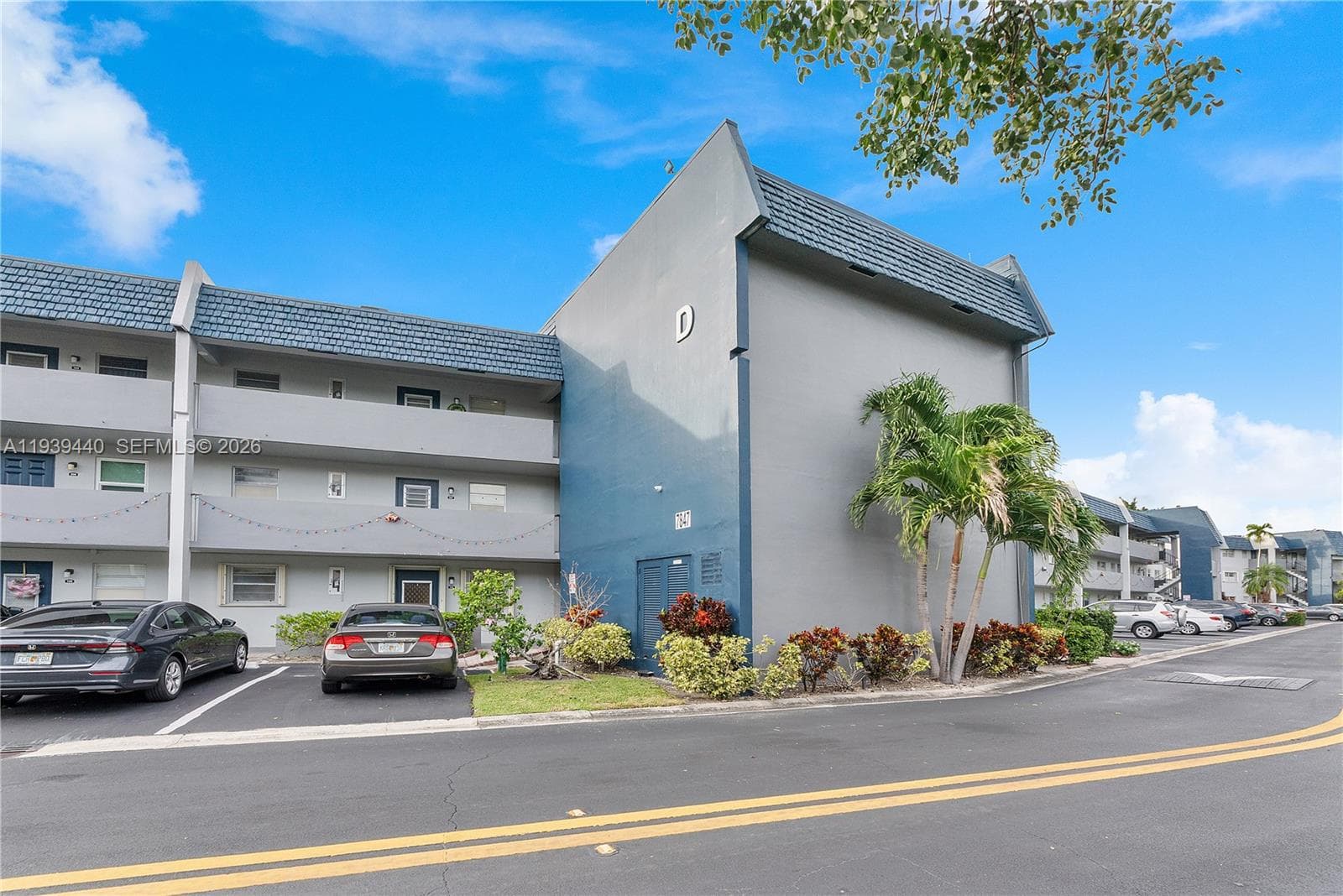 7847 Golf Circle Dr # 309, Margate, FL 33063
