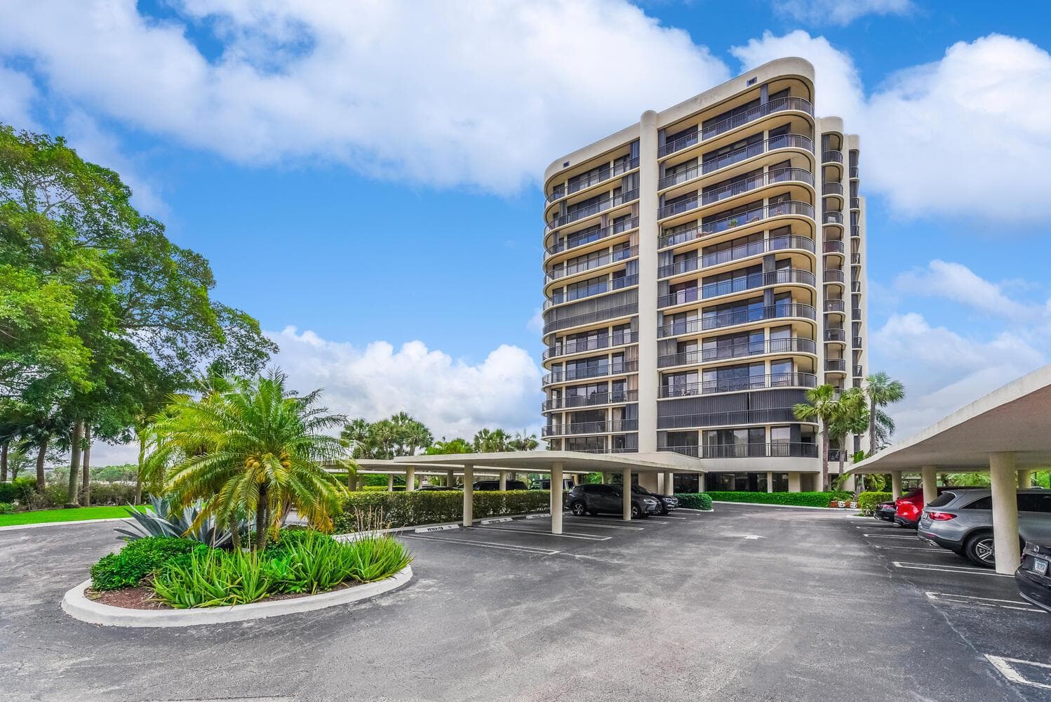 2427 Presidential Way # 204, West Palm Beach, FL 33401 photo 3