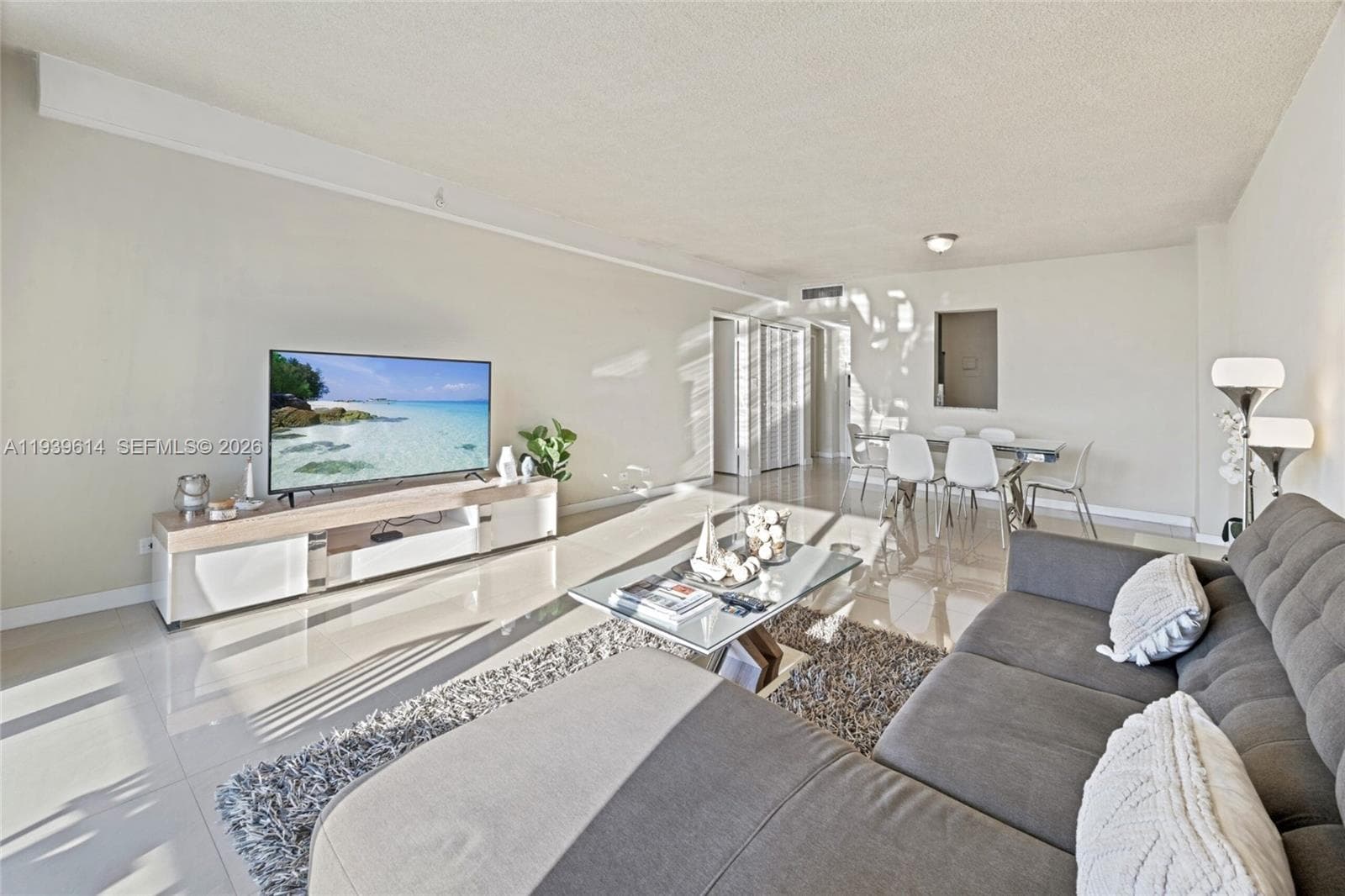 5601 Collins Ave # 1618, Miami Beach, FL 33140 photo 2