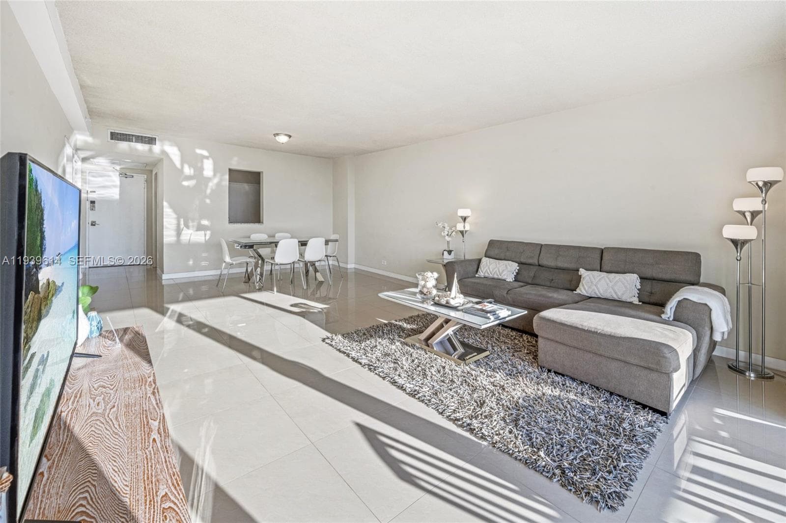 5601 Collins Ave # 1618, Miami Beach, FL 33140 photo 3