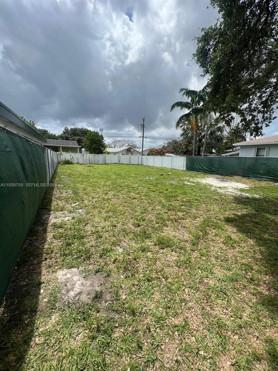 6122 Garfield St, Hollywood, FL 33024 photo 3