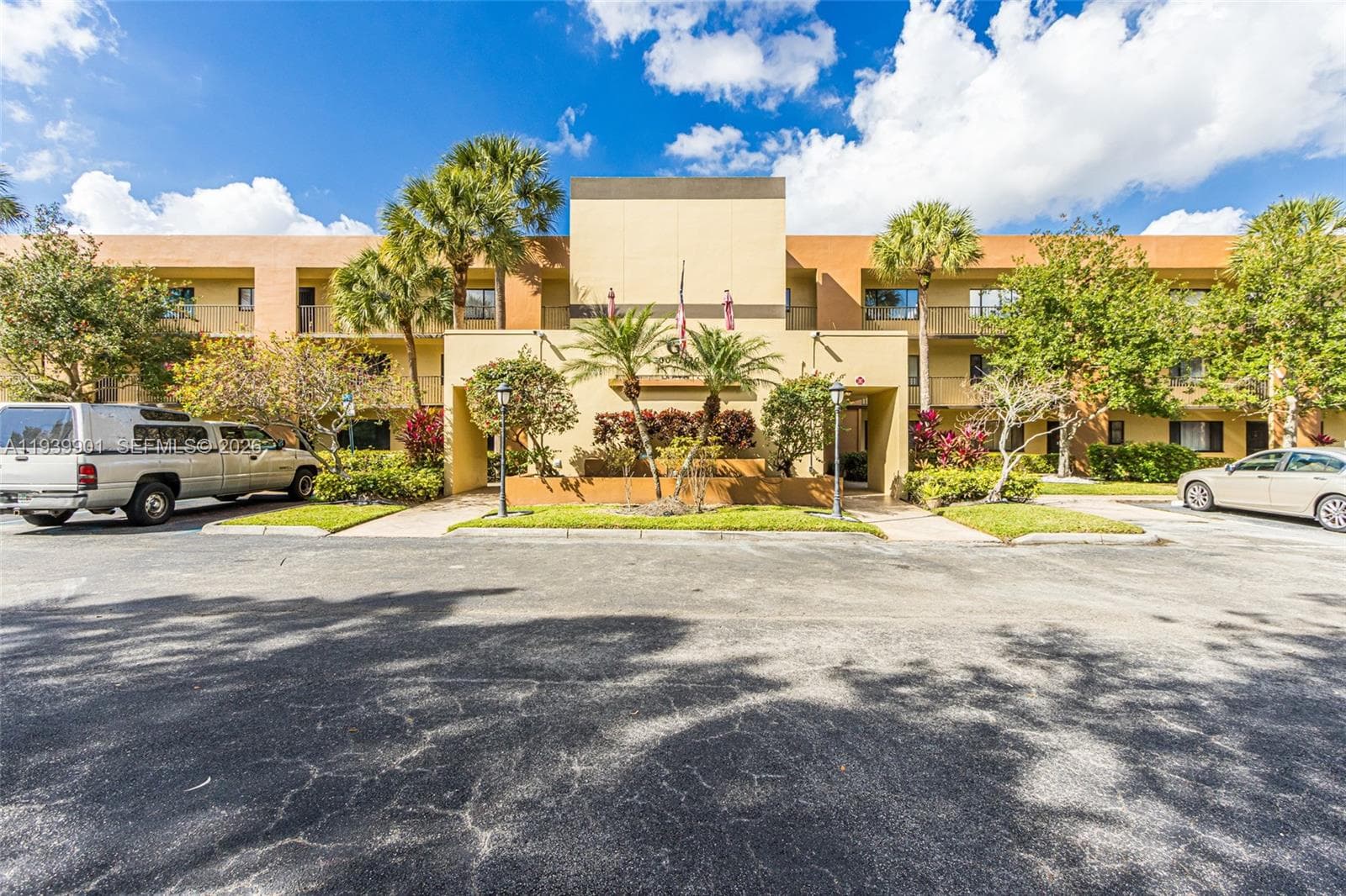 7552 Ashmont Cir # 310, Tamarac, FL 33321 photo 2