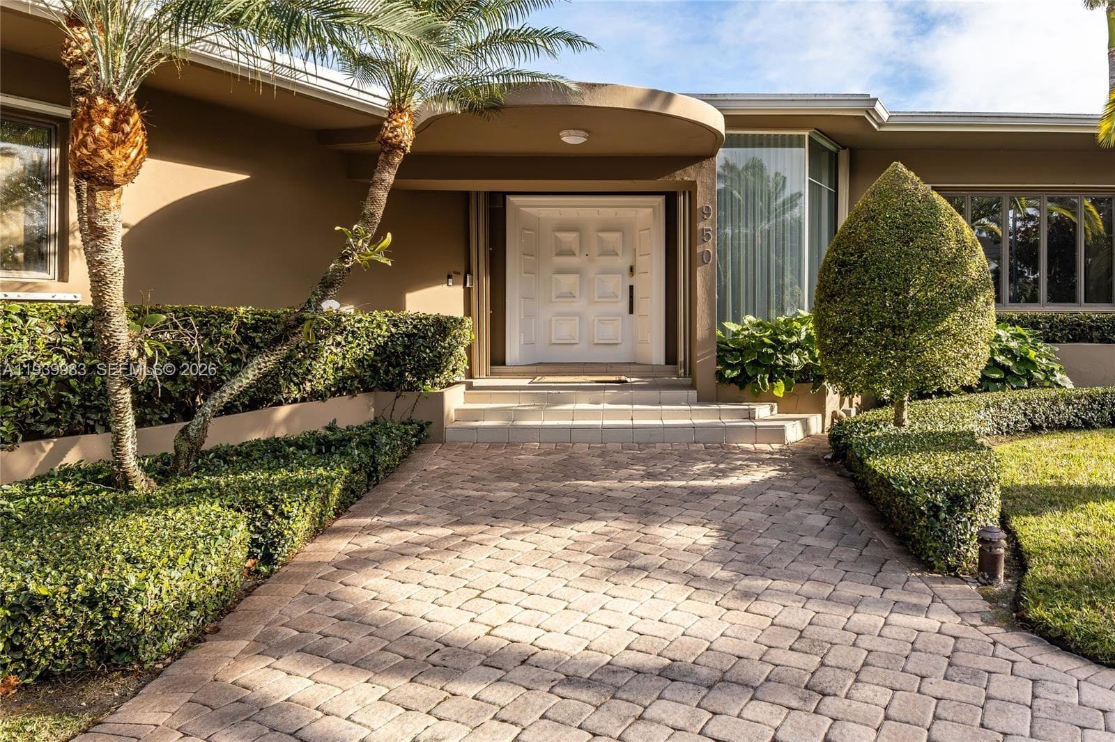 950 S Southlake Dr # 950, Hollywood, FL 33019 photo 2