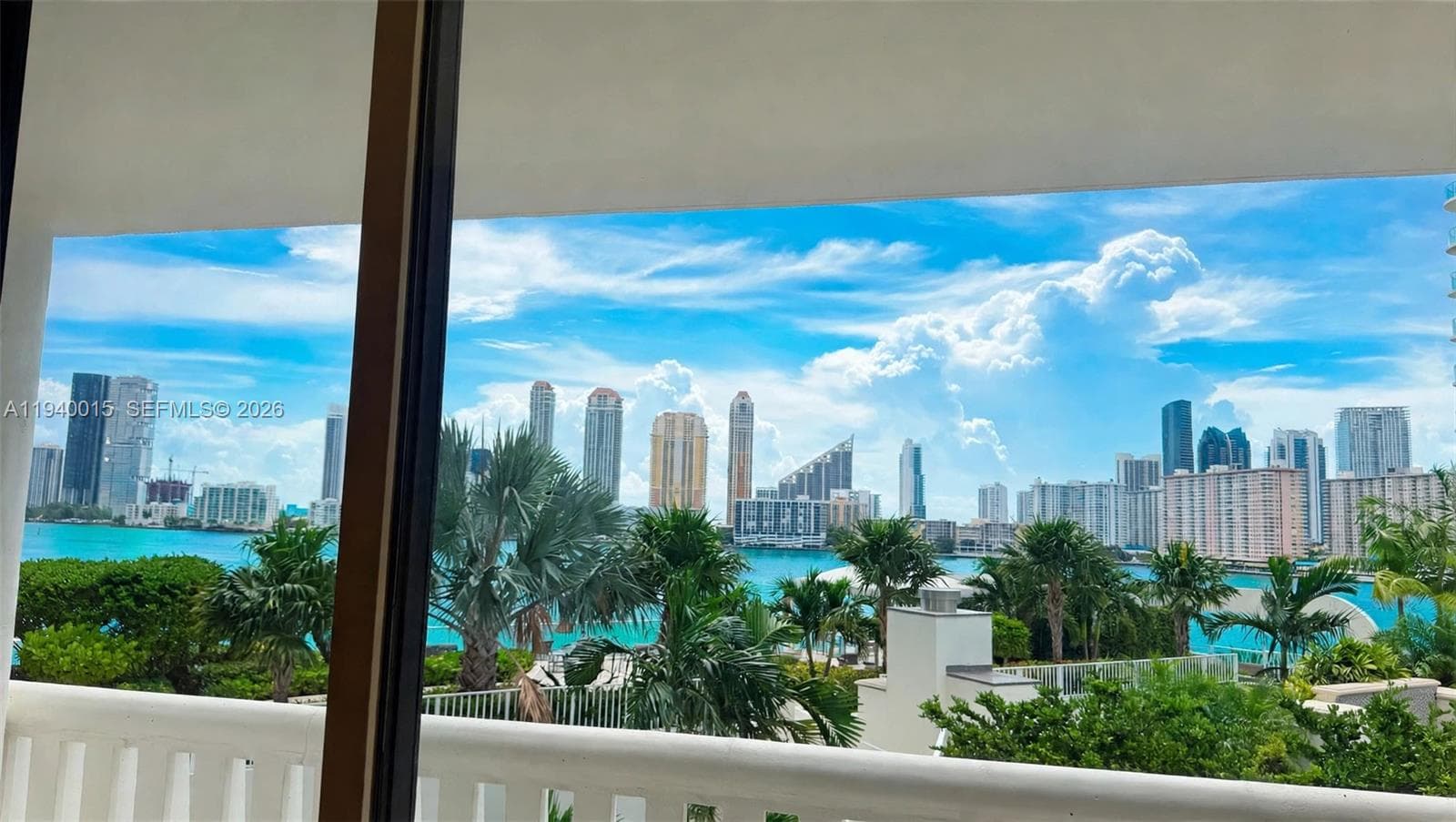 3000 Island Blvd # 502, Aventura, FL 33160 photo 2