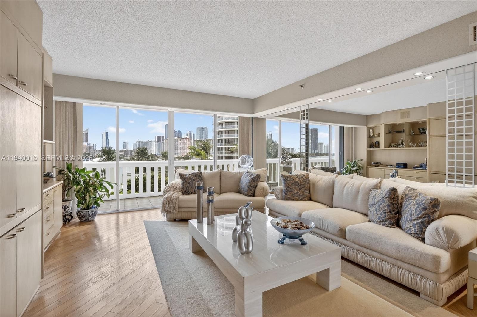3000 Island Blvd # 502, Aventura, FL 33160 photo 4