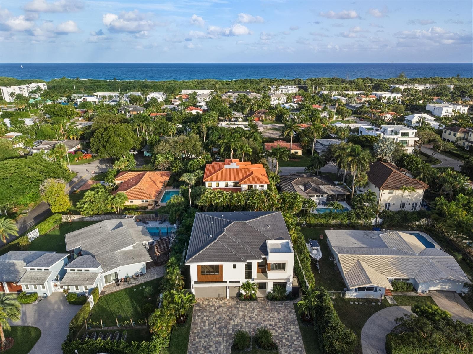 450 NE Spanish Court, Boca Raton, FL 33432 photo 3