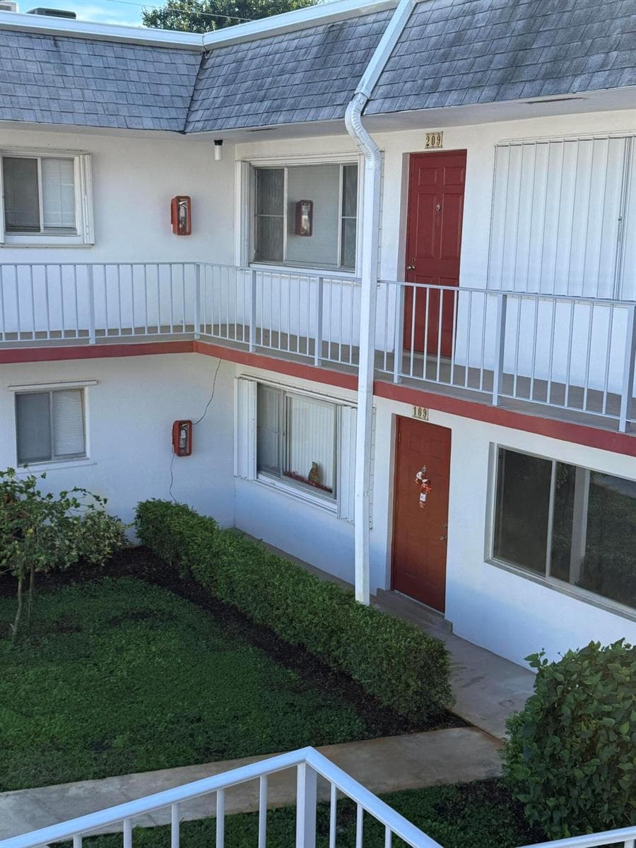 2960 Lake Osborne Drive # 209, FL 33461