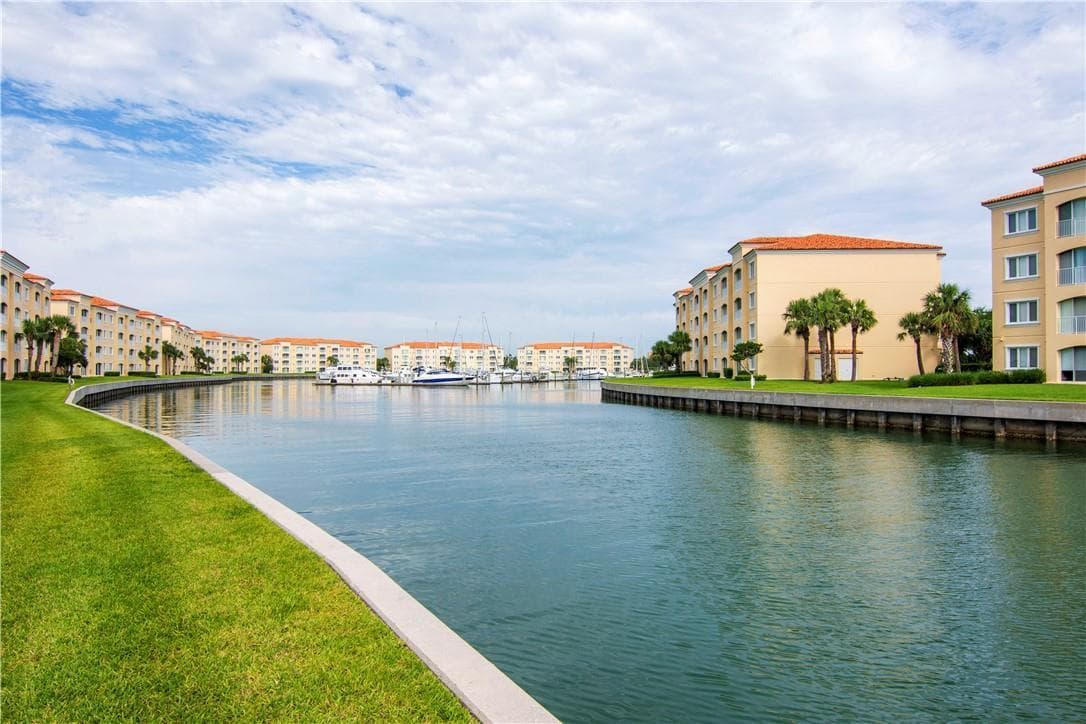 19 Harbour Isle Drive # 106, Hutchinson Island, FL 34949 photo 2