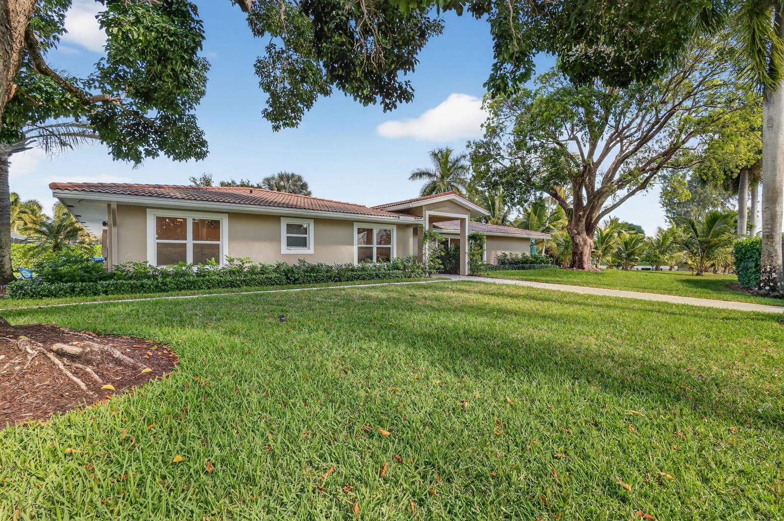 937 SW 34th Court, Boynton Beach, FL 33435 photo 2