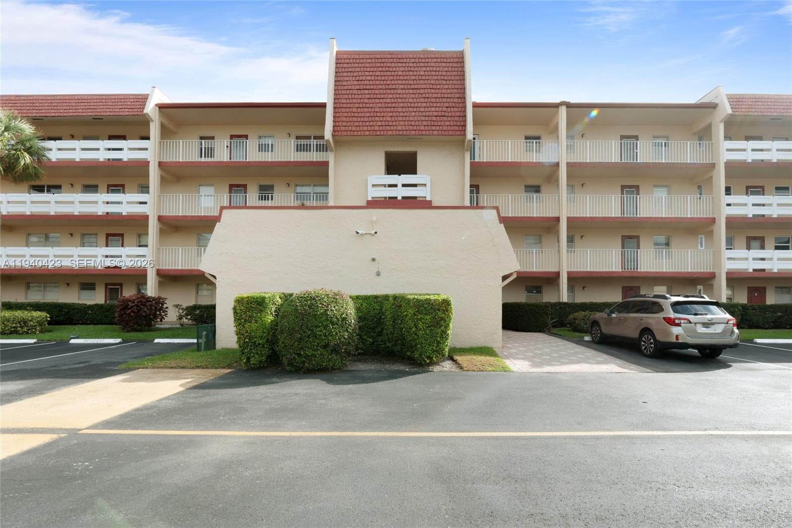 1020 Country Club Dr # 206, Margate, FL 33063 photo 3