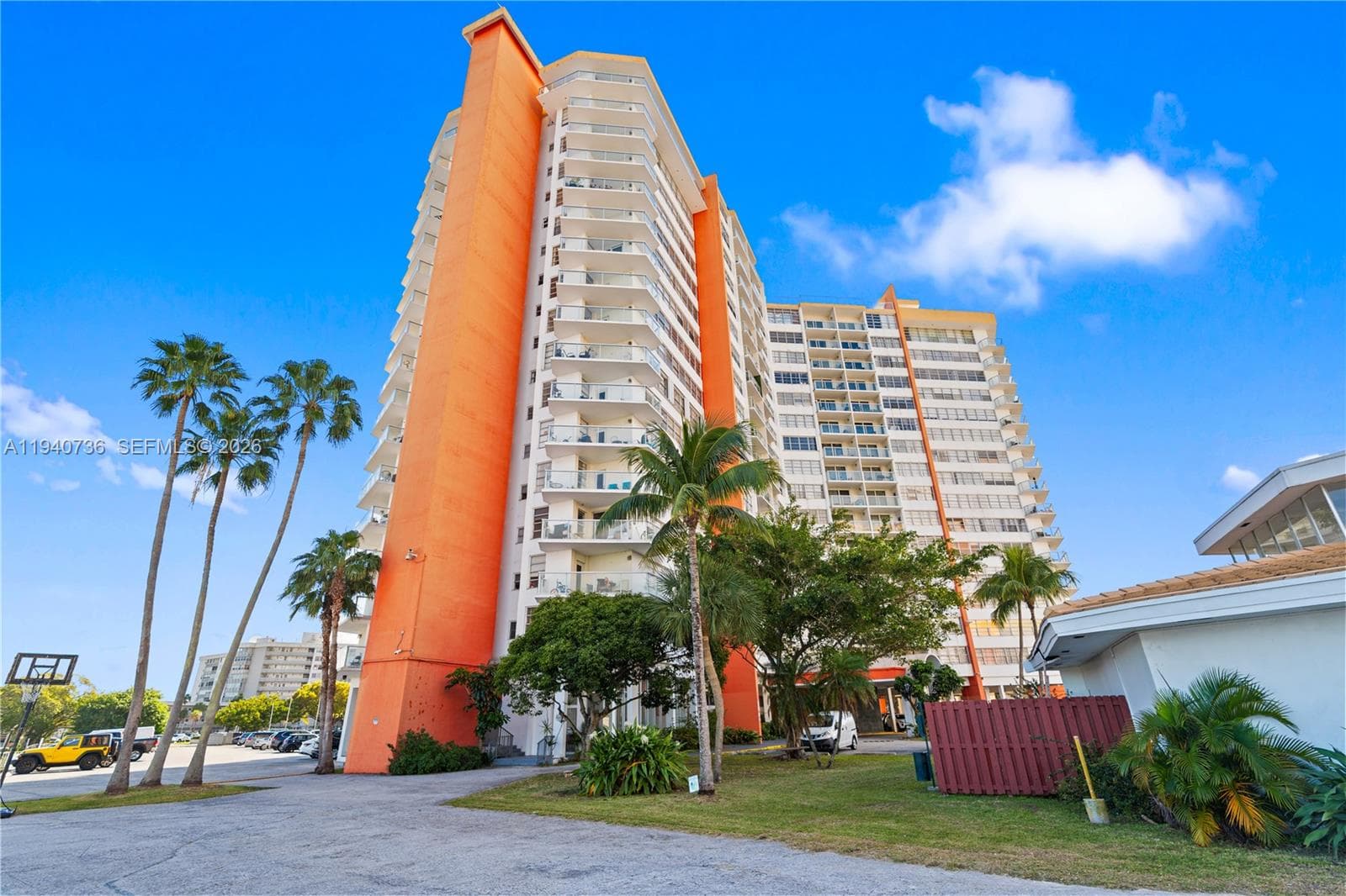 1351 NE Miami Gardens Dr # 301E, Miami, FL 33179 photo 2