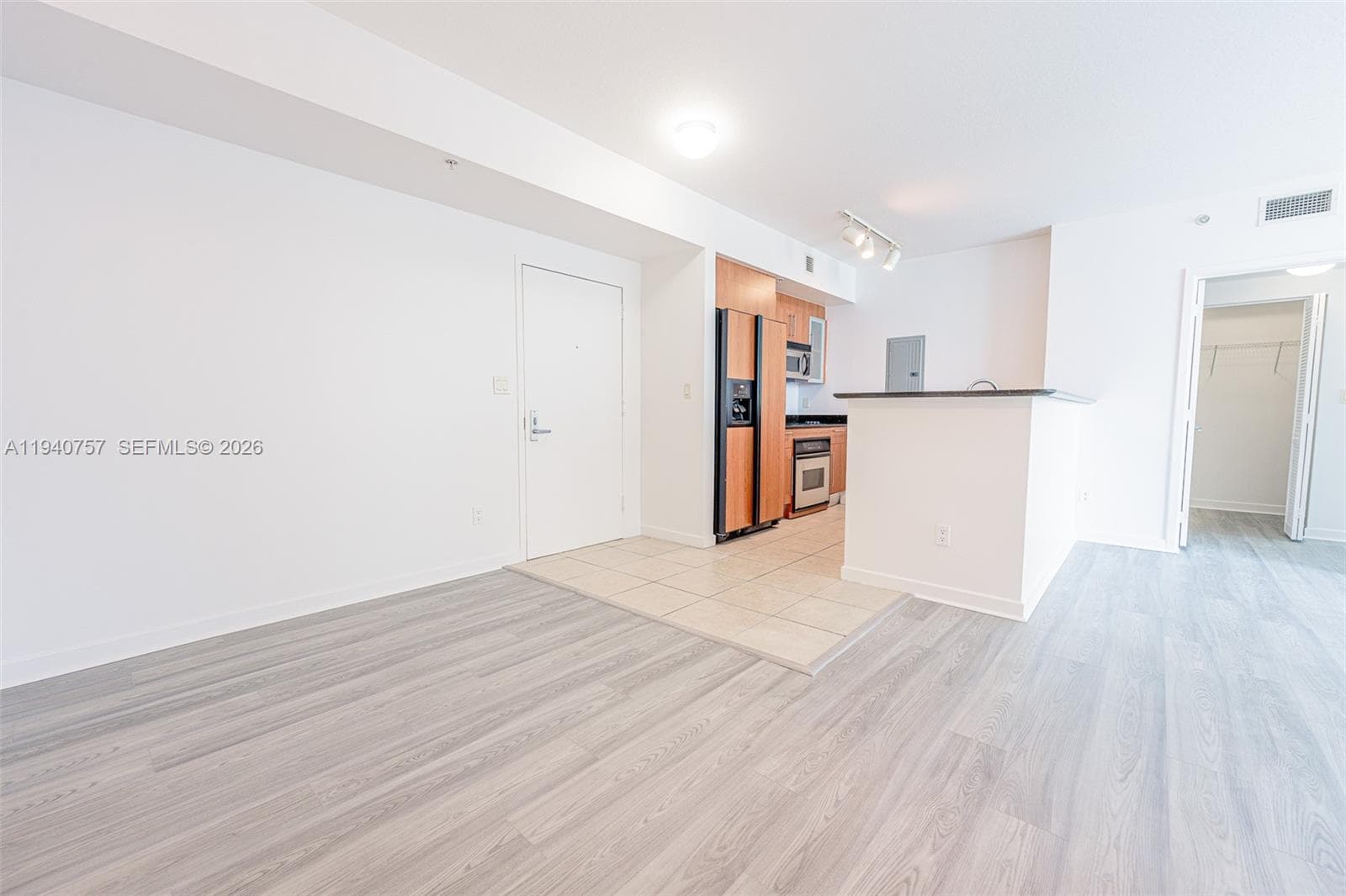 335 S Biscayne Blvd # 1108, Miami, FL 33131 photo 5