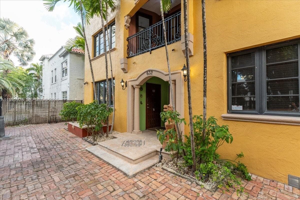 632 15th St, Miami Beach, FL 33139 photo 3