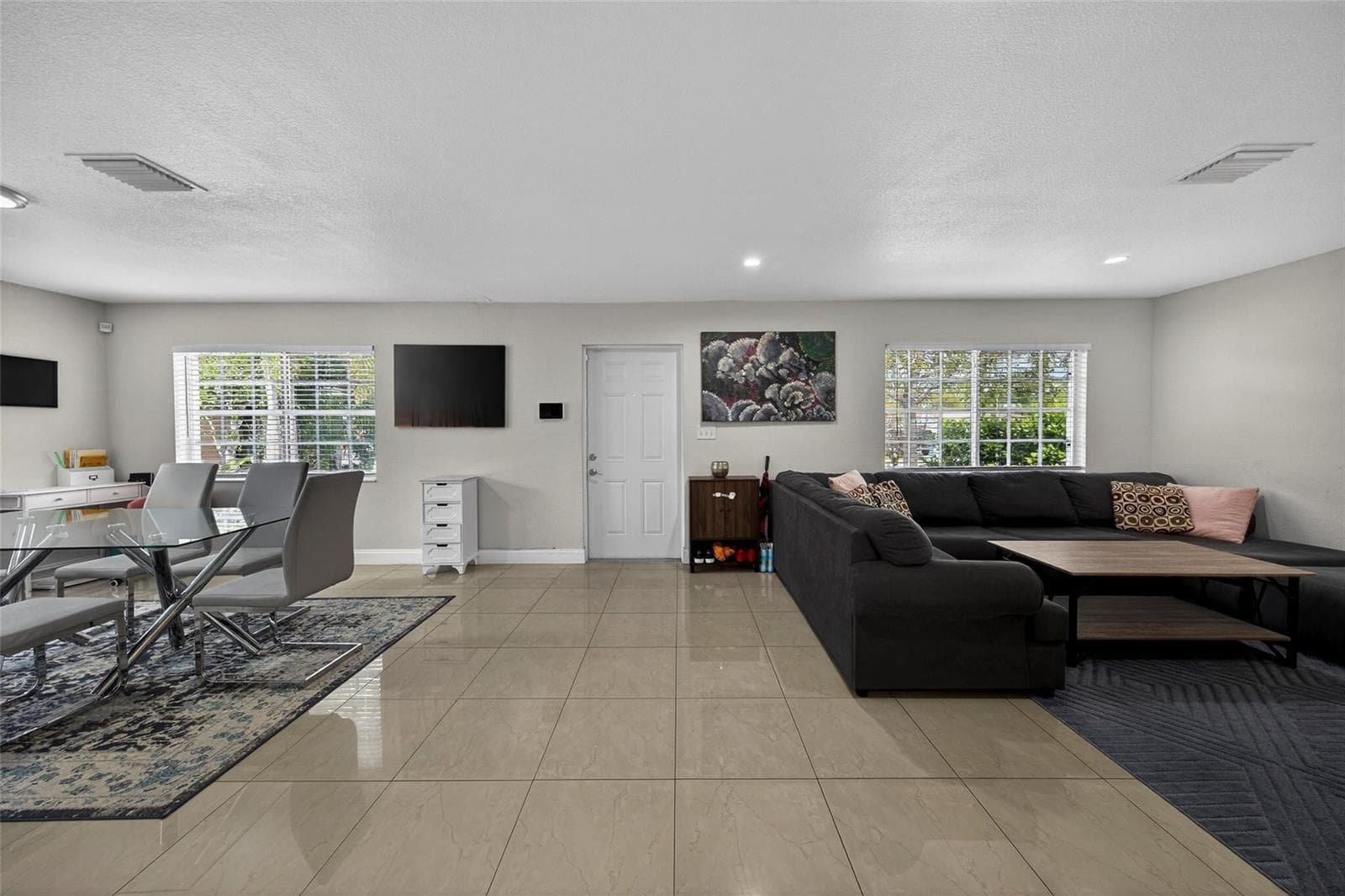 348 NW 40th Court, Oakland Park, FL 33309 photo 2