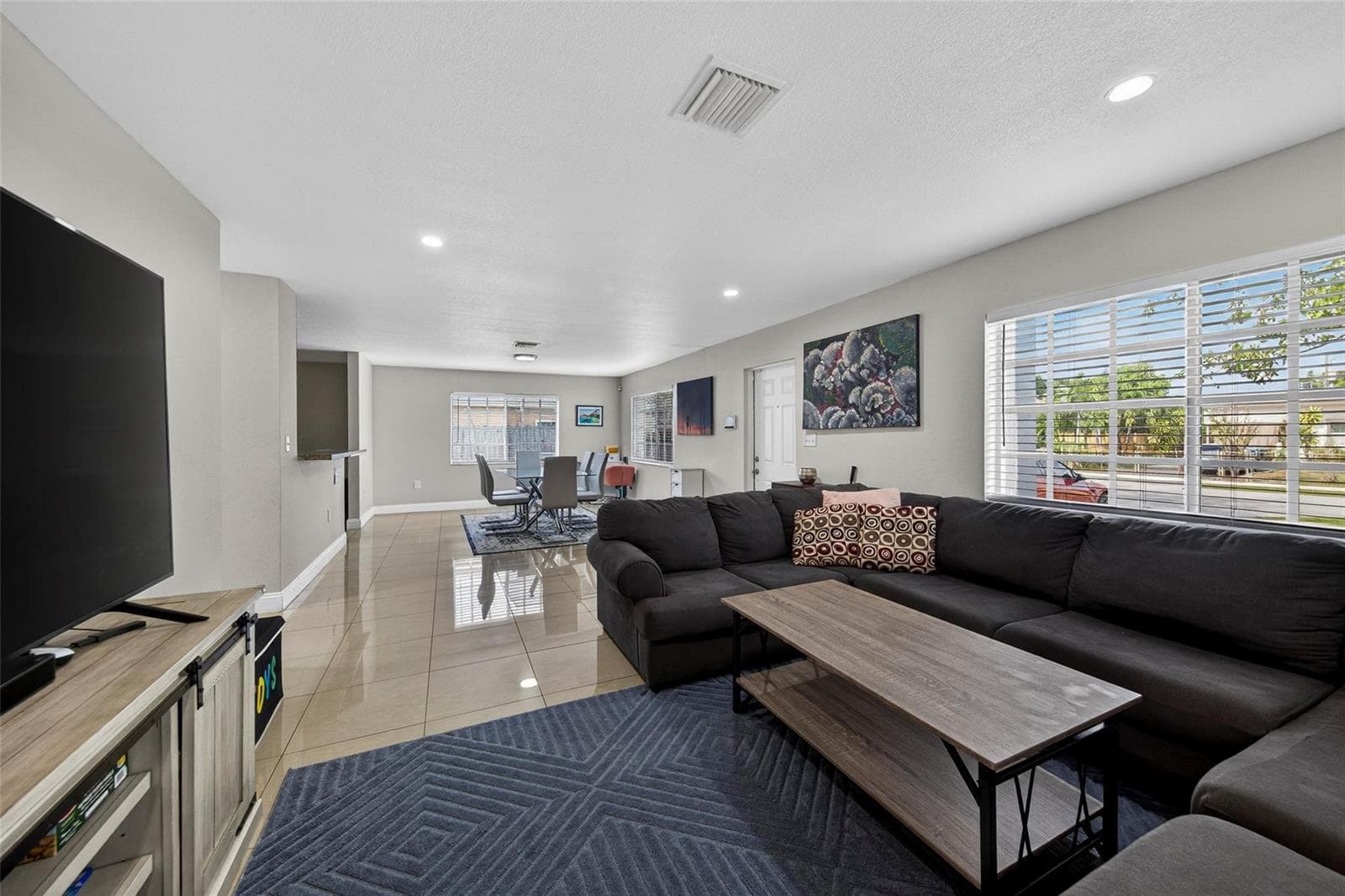 348 NW 40th Court, Oakland Park, FL 33309 photo 3