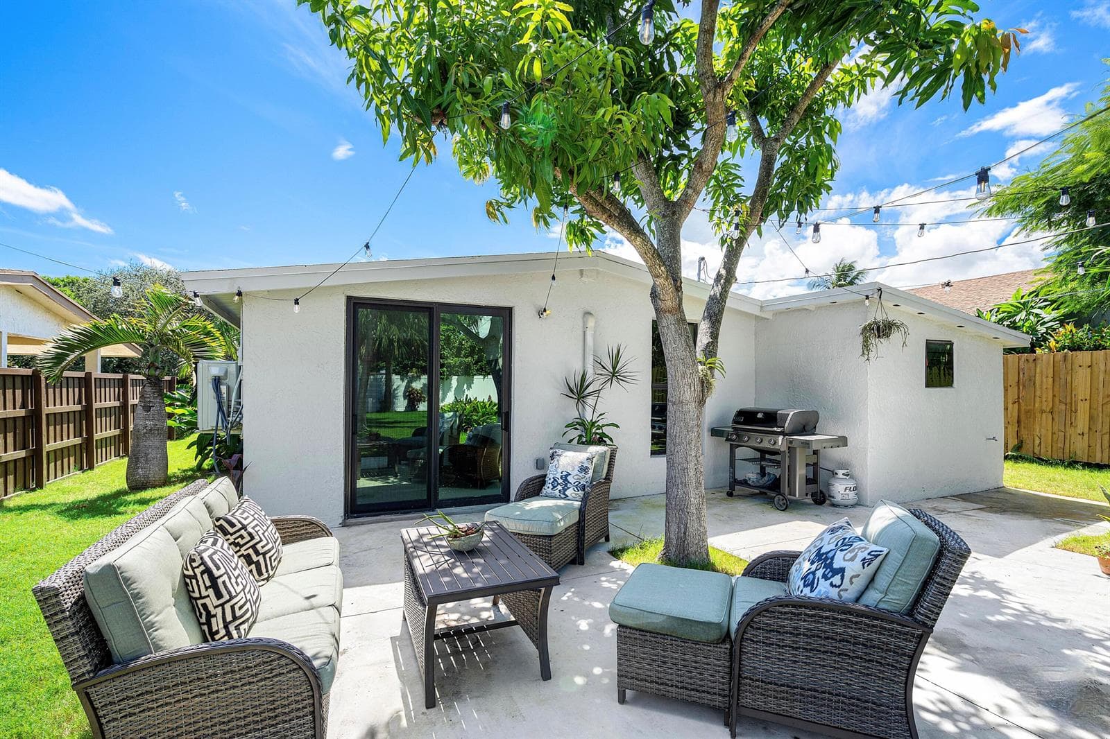 363 Glouchester Street, Boca Raton, FL 33487 photo 2
