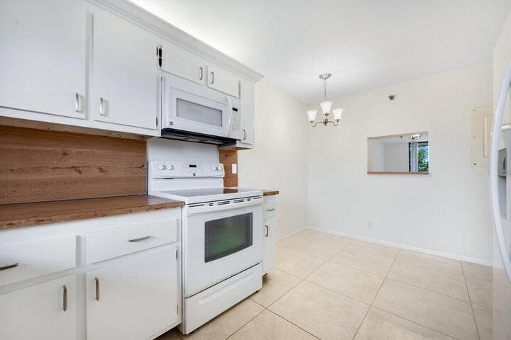 7770 Tahiti Lane # 405, Lake Worth, FL 33467 photo 3