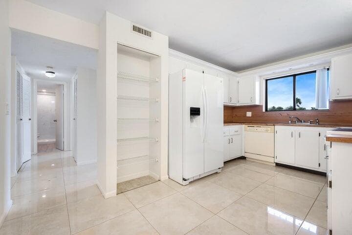 7770 Tahiti Lane # 405, Lake Worth, FL 33467 photo 4
