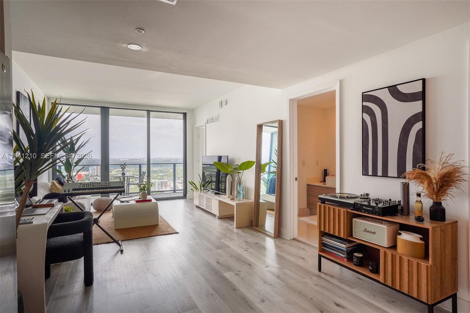 121 NE 34th St # 2711, Miami, FL 33137 photo 2