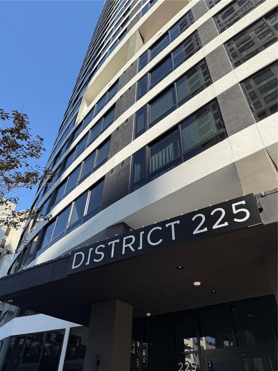 225 N MIAMI AVE # 3505, Miami, FL 33132