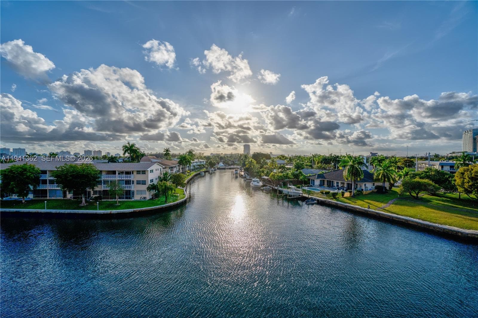 437 Golden Isles Dr # 4D, Hallandale Beach, FL 33009