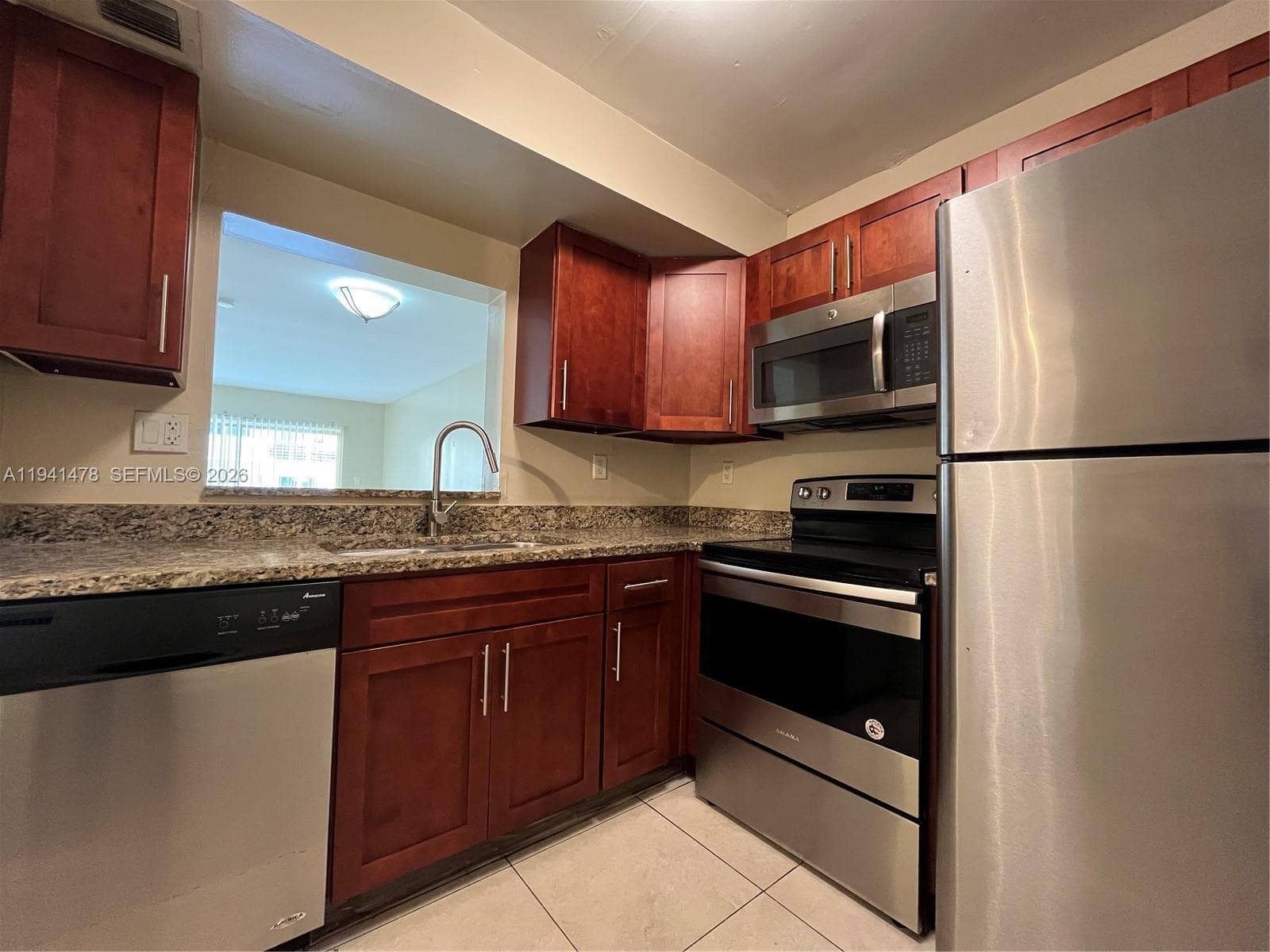 3700 NW 21st St # 304, Lauderdale Lakes, FL 33311 photo 5