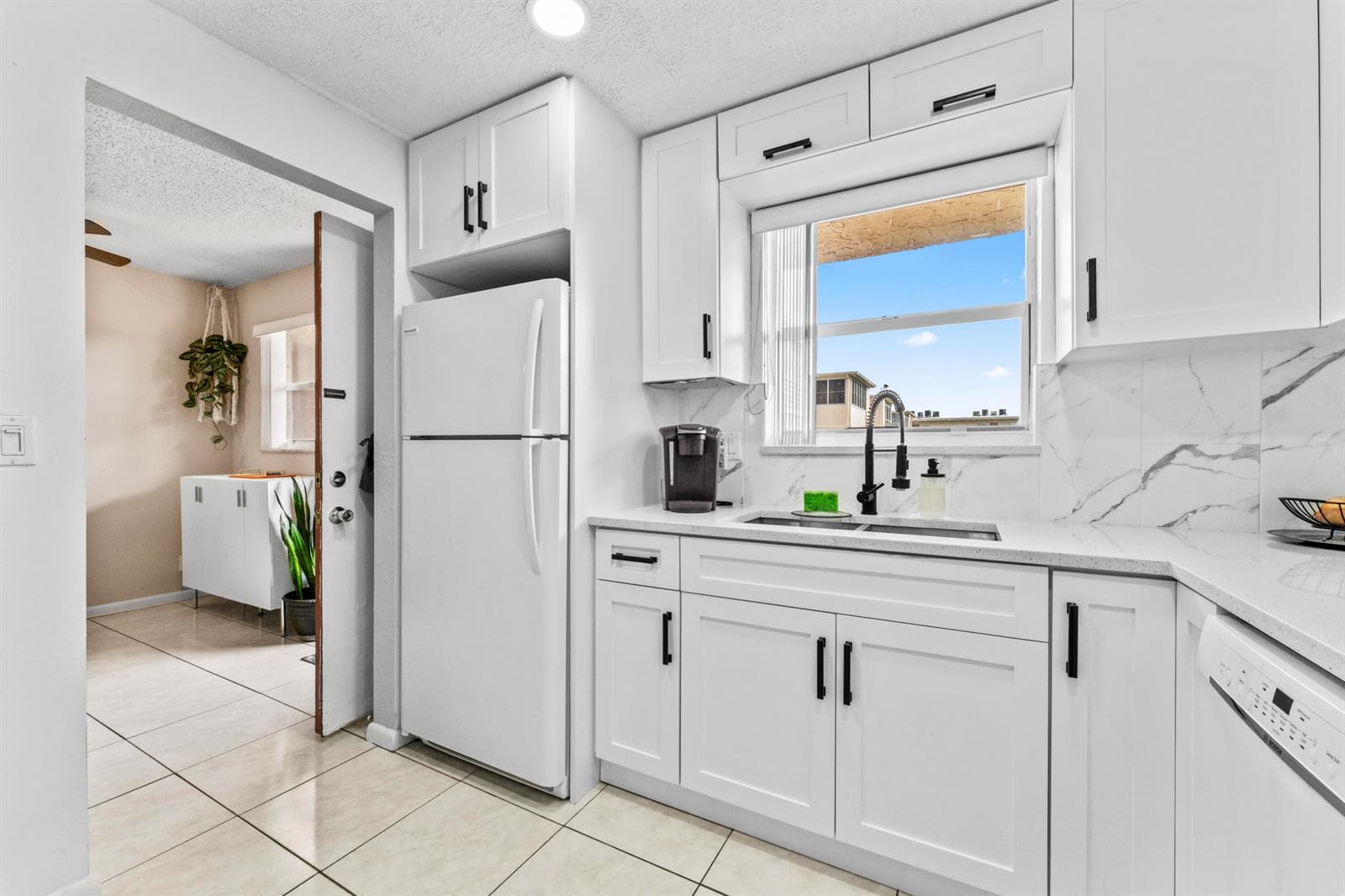 225 Bonnie Boulevard # 302, Palm Springs, FL 33461 photo 2