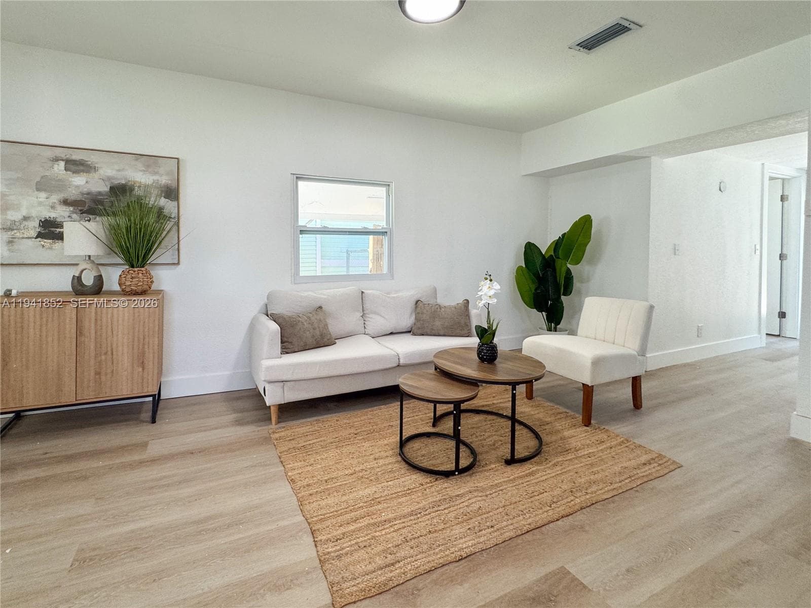 953 NE 37th St, Oakland Park, FL 33334 photo 2