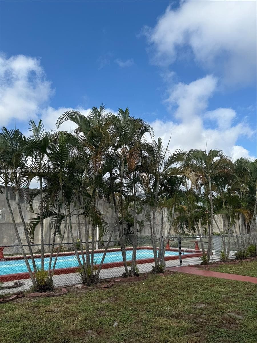 2915 Plunkett St # 12A, Hollywood, FL 33020 photo 2