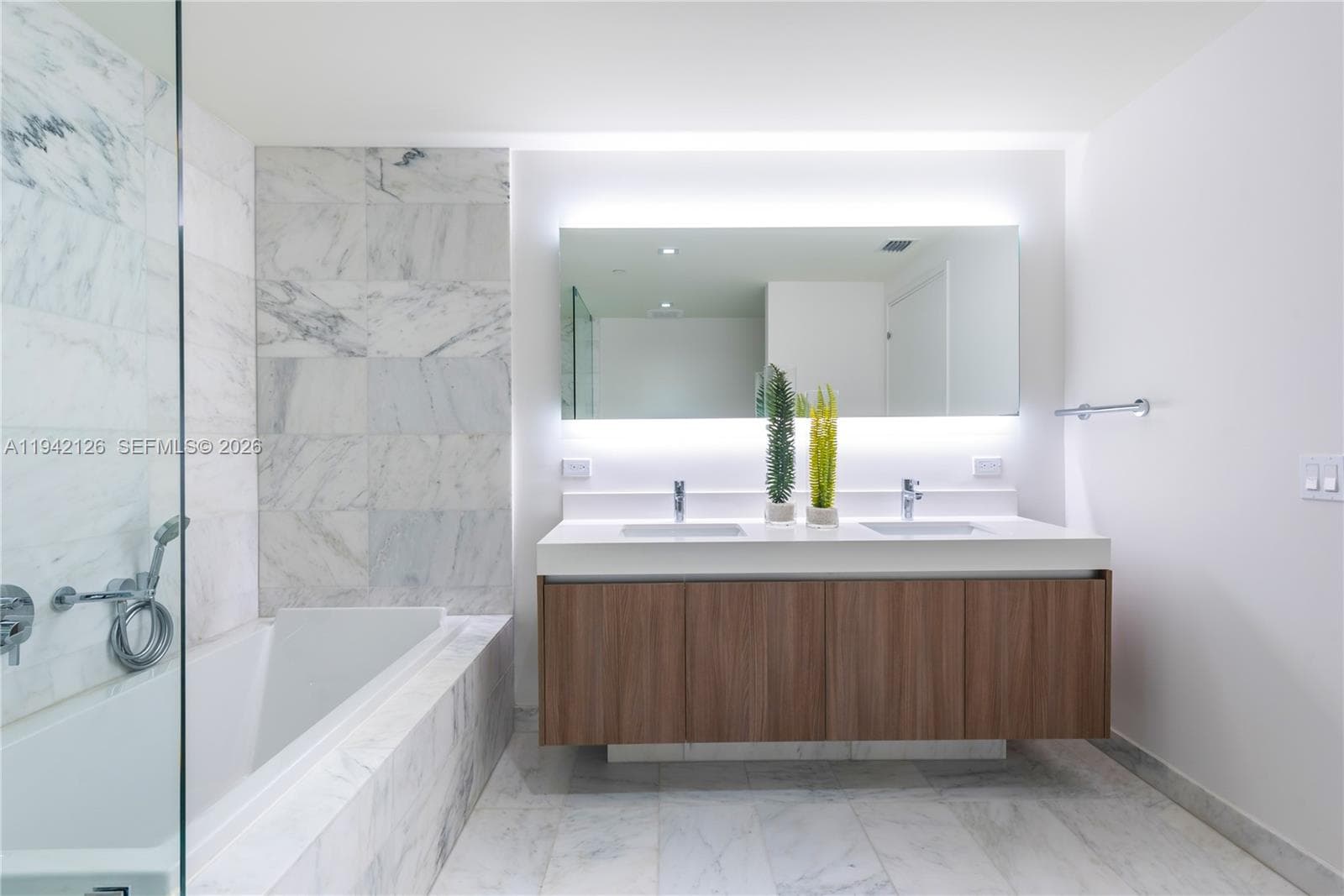 Tiffany House photo 4