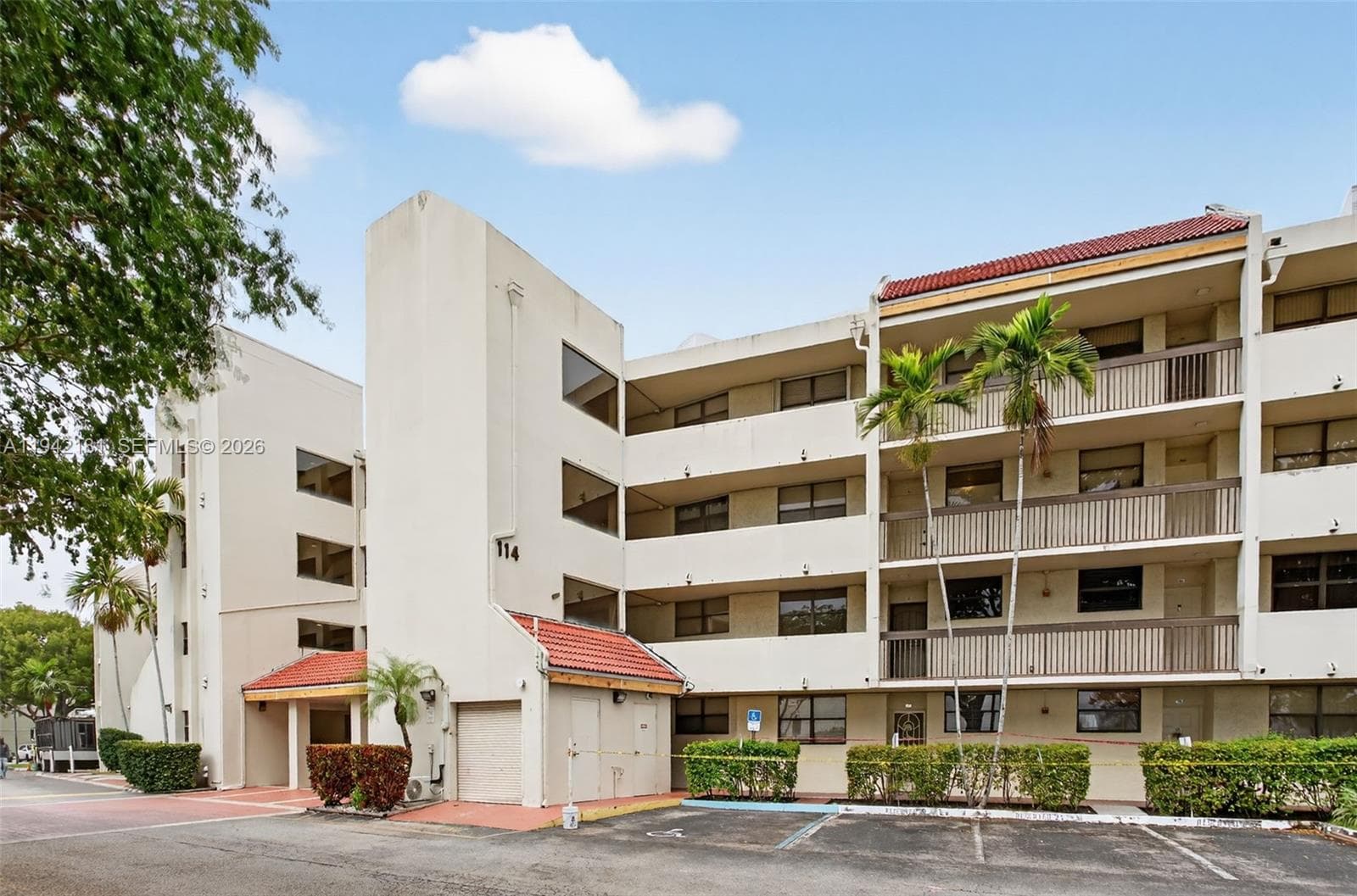 114 Lake Emerald Dr # 104, Oakland Park, FL 33309 photo 2