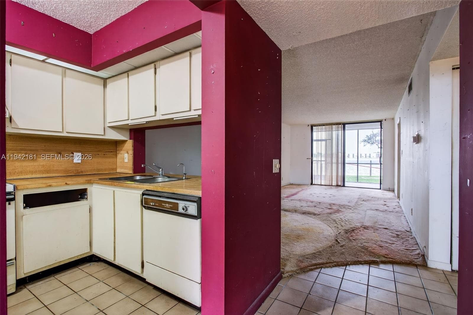 114 Lake Emerald Dr # 104, Oakland Park, FL 33309 photo 4
