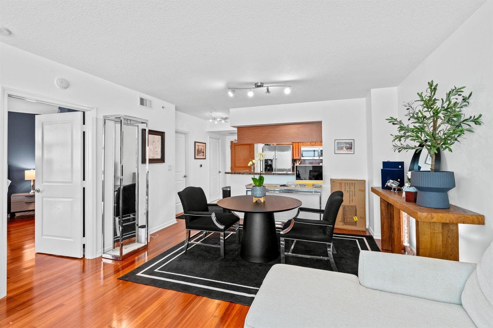 347 N New River Drive # 606, Fort Lauderdale, FL 33301 photo 5