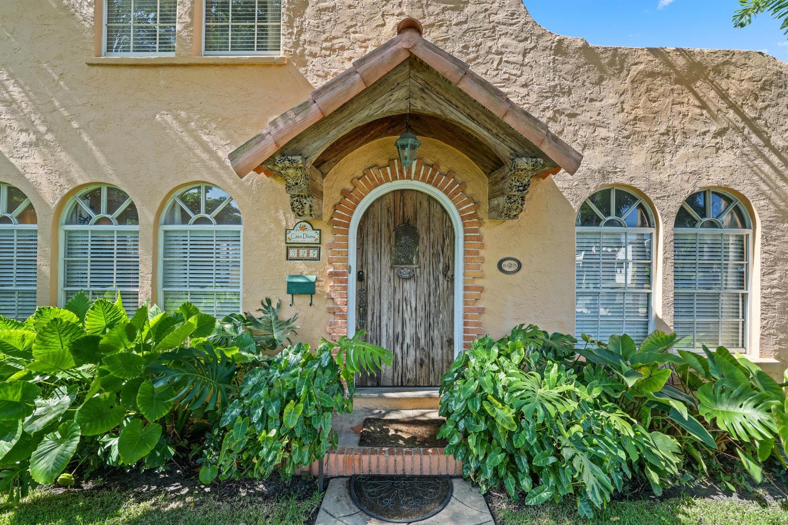 325 Greymon Drive, West Palm Beach, FL 33405 photo 4
